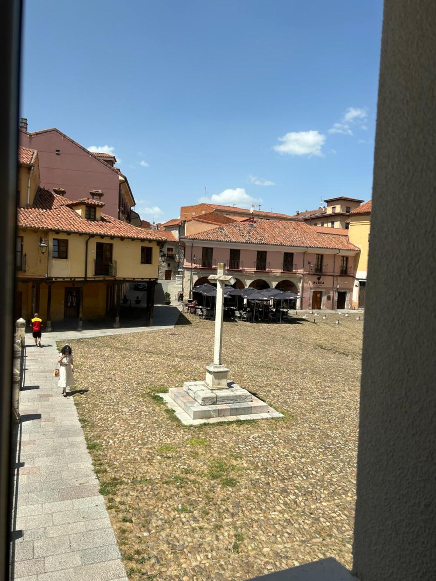 Pension Plaza Del Grano León Εξωτερικό φωτογραφία
